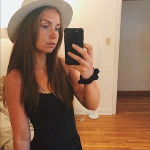 Meet your Posher, Laurence